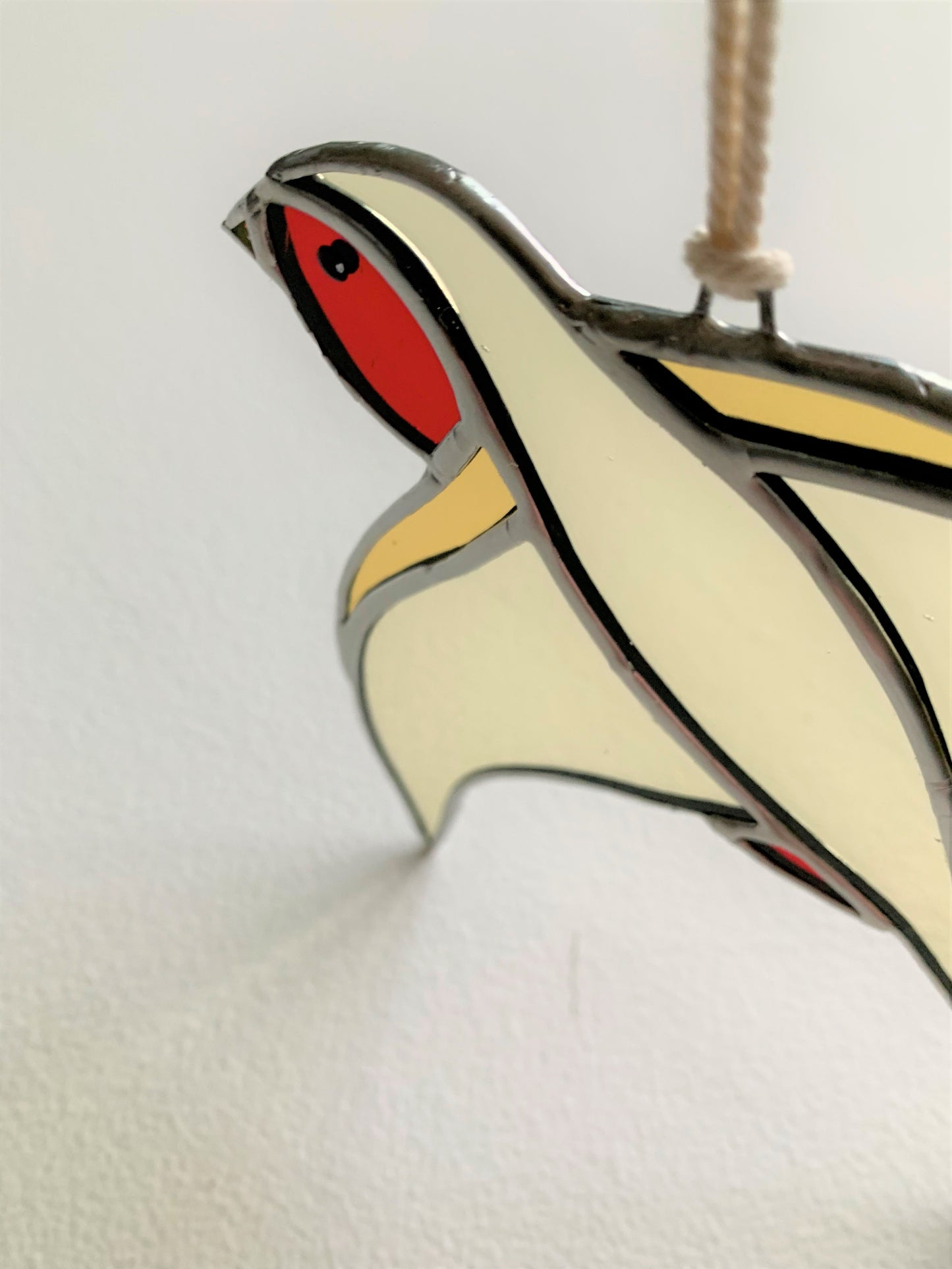 Zwaluwtje lichtgeel